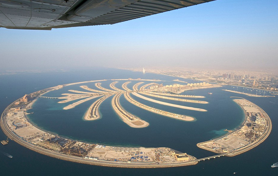  p>人工岛是人工建造而非自然形成的岛屿,一般在小岛和暗礁基础上建造