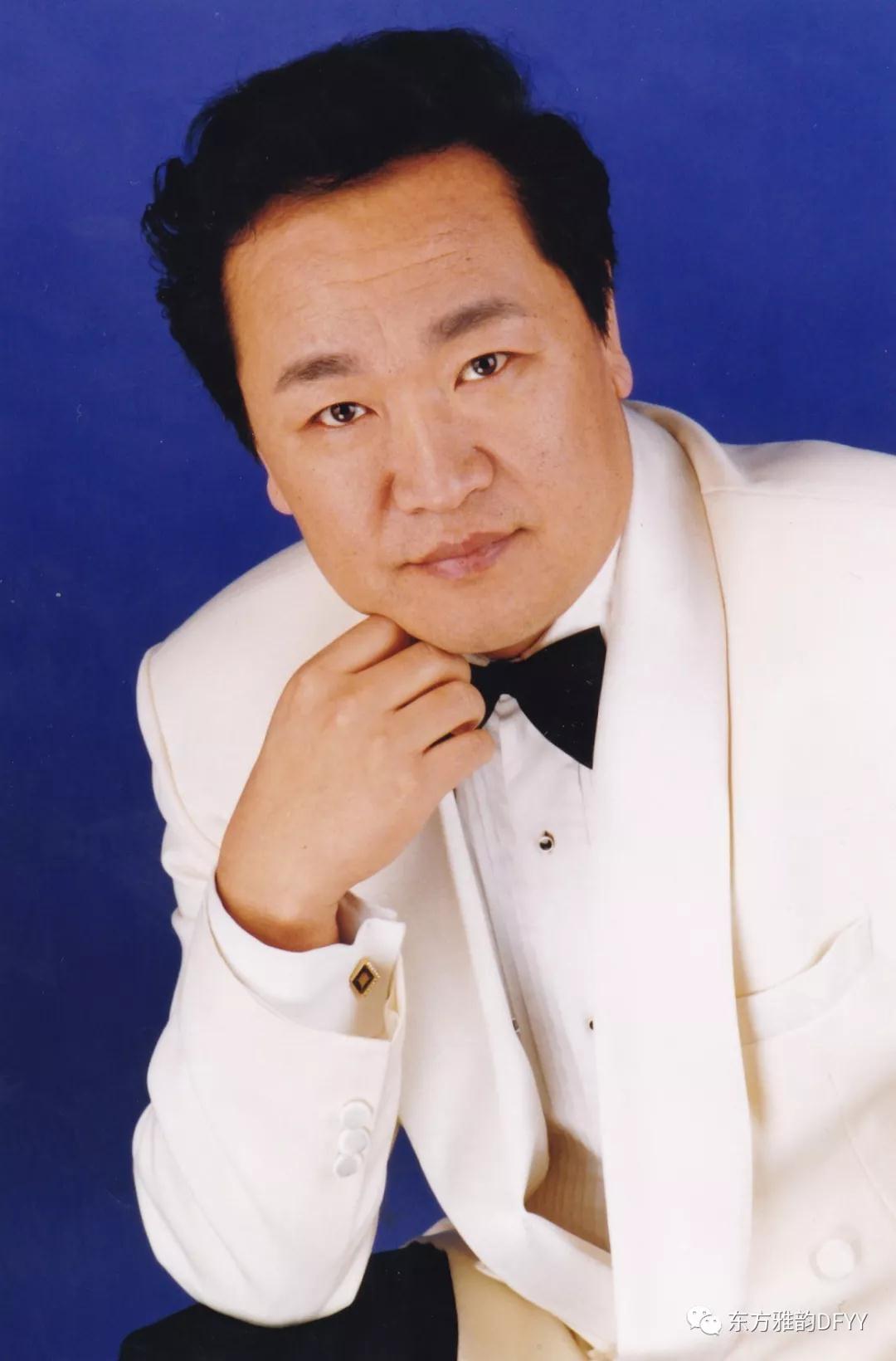 ">刘君侠,1955年5月出生,毕业于中央音乐学院,中国著名男高音歌唱家