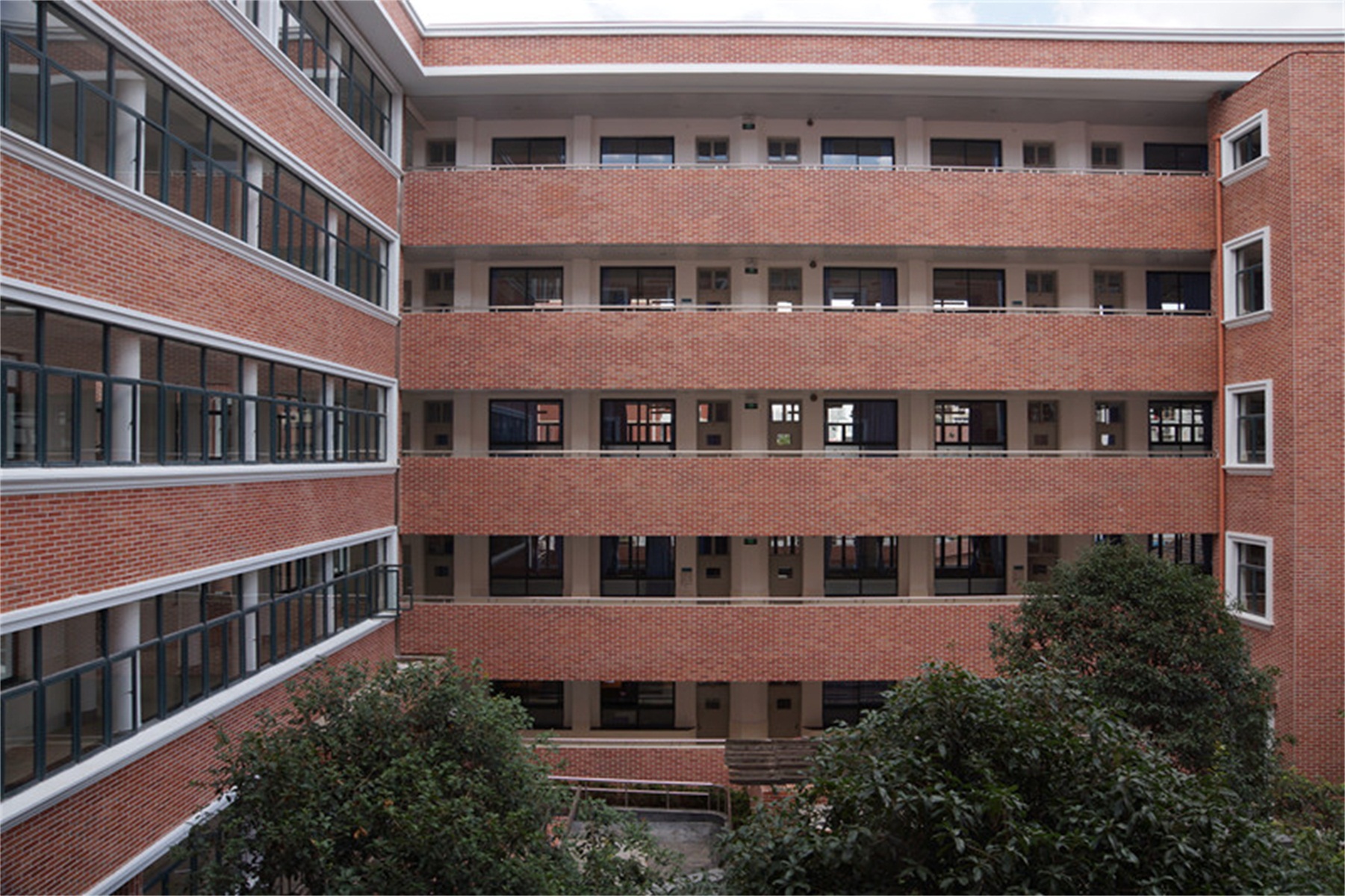 命名为 a href="#" data-lemmaid="15385090">上海市实验性示范性高中