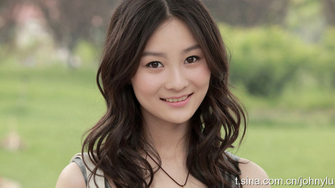 原名张娜,1990年6月22日出生于湖北省武汉市,中国内地女演员,毕业于 a