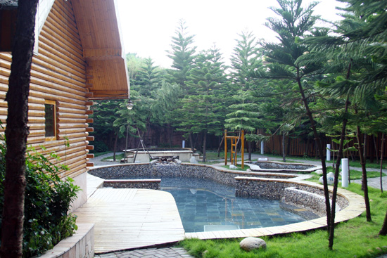  p data-id="gnhe0szn5v">嘉和城温泉谷位于 a target="_blank" href=