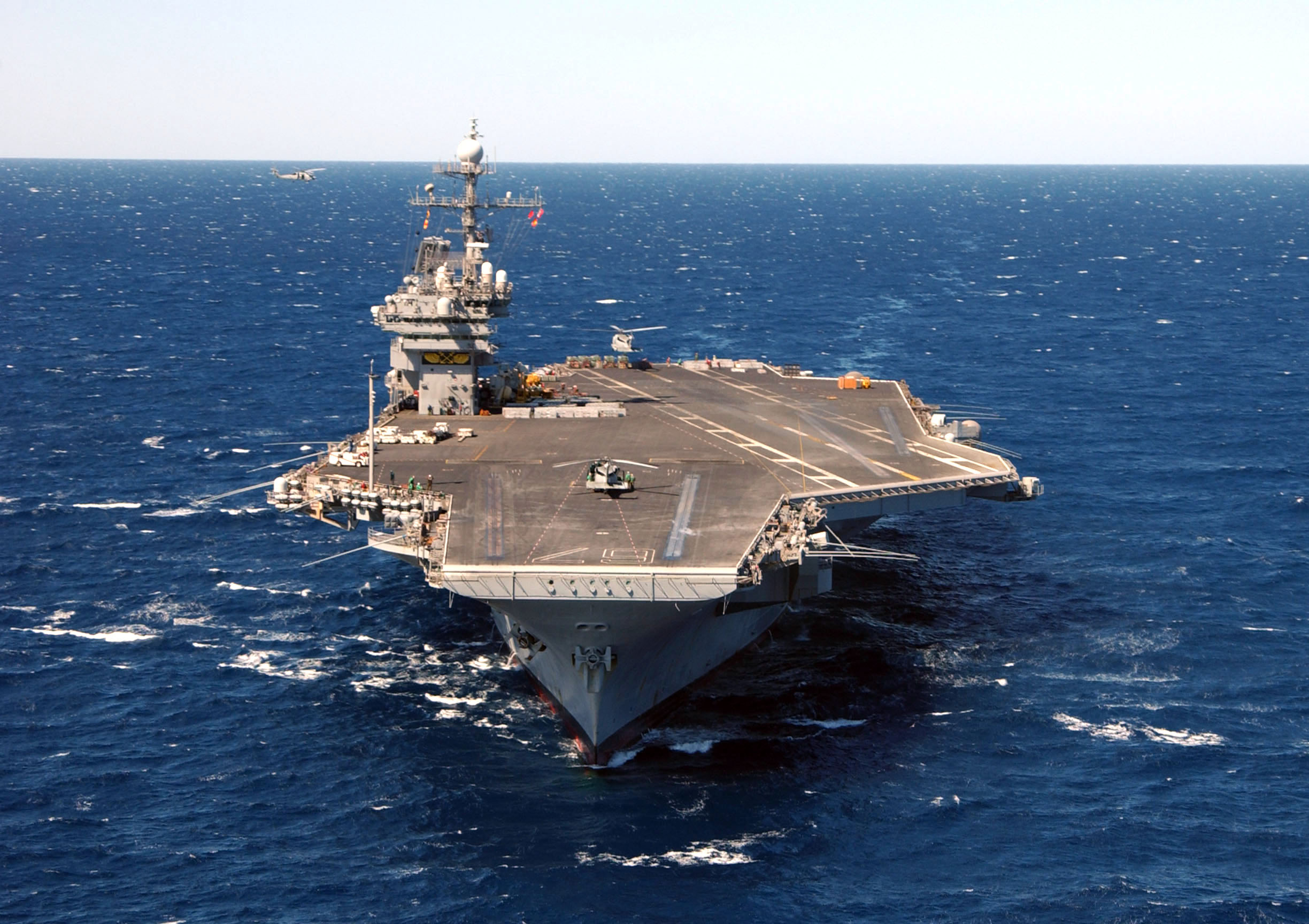 美国"小鹰"级航空母舰