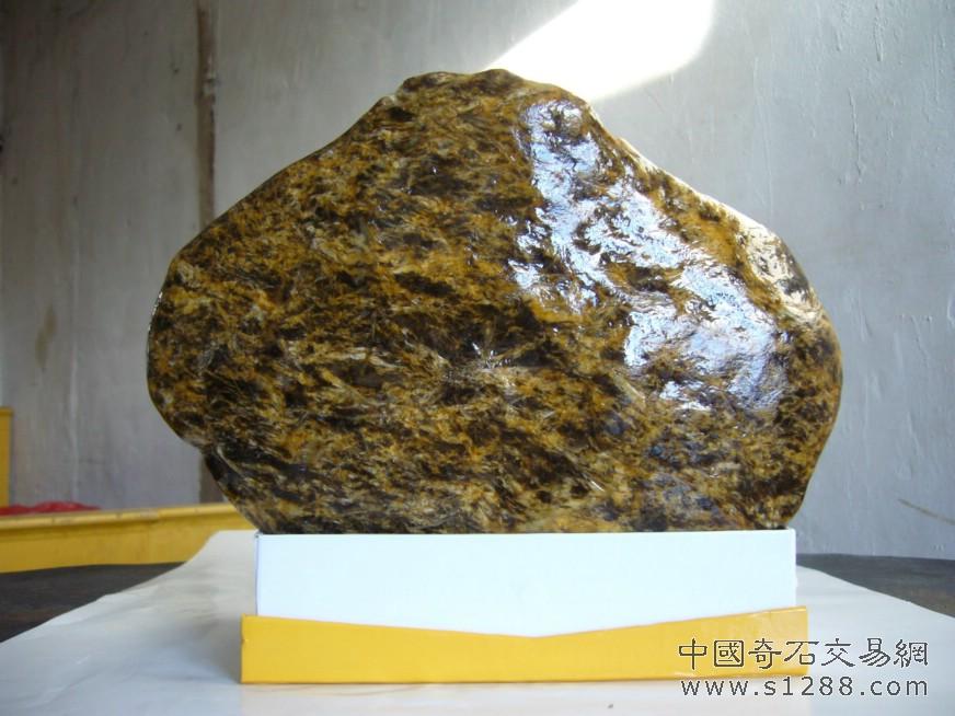  p>当岩浆侵围岩时,在侵入体与 a target="_blank" href="/item/围岩