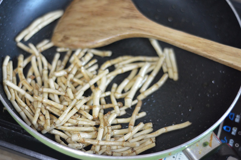  p data-id="t9jgtz7ss9ut">鱼腥草炒蛋是以鱼腥草,鸡蛋为主料的菜品.