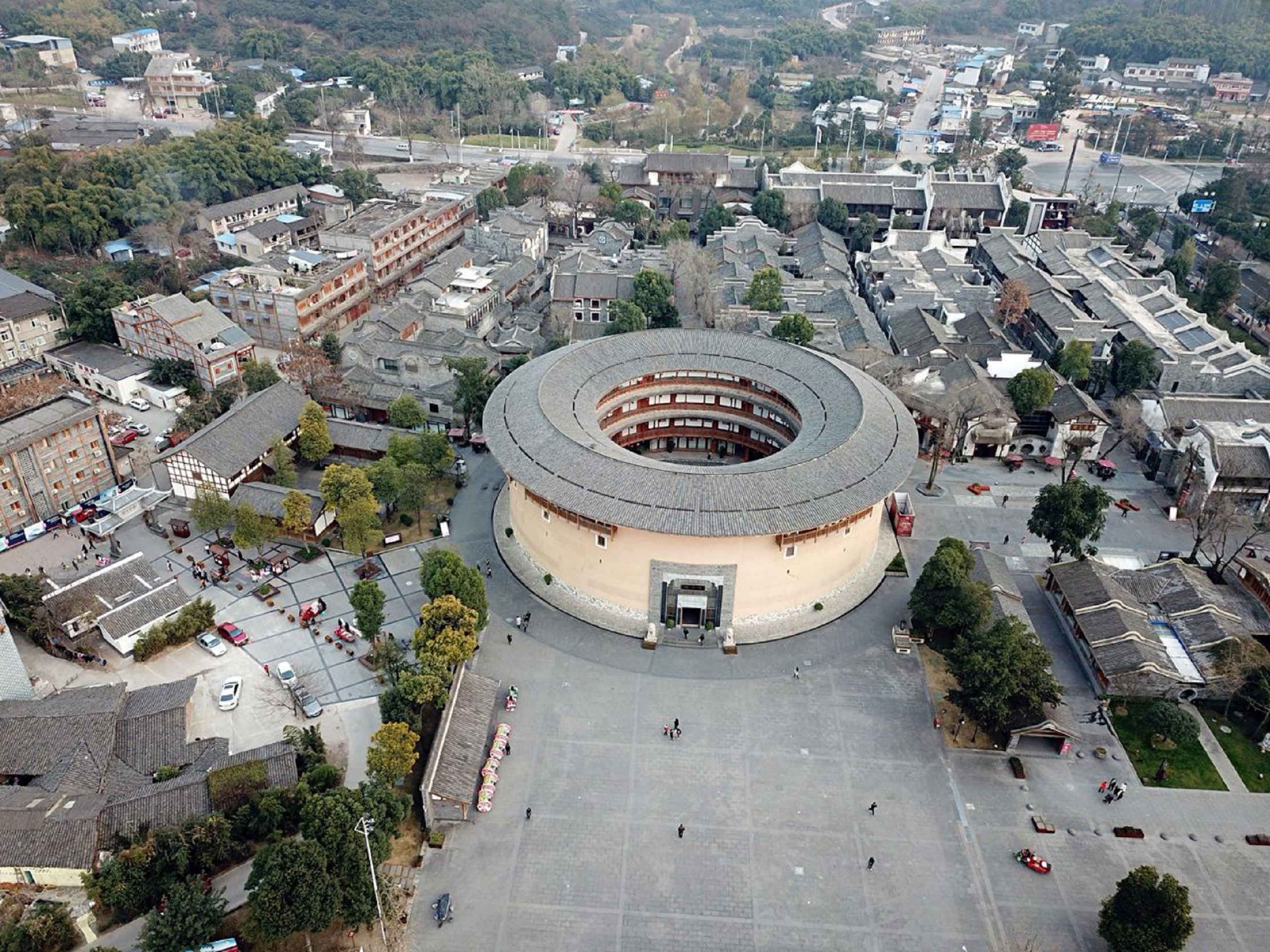  p>洛带古镇位于四川省成都市 a target="_blank" href="/item/龙泉驿