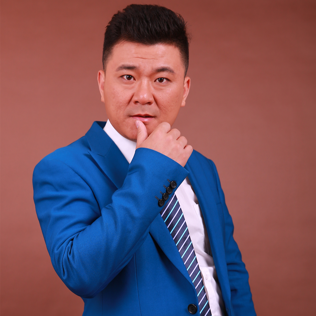 歌手付鹰携手军旅唱作人孙铭泽,献礼建军90周年沙场阅兵,为您带来2017