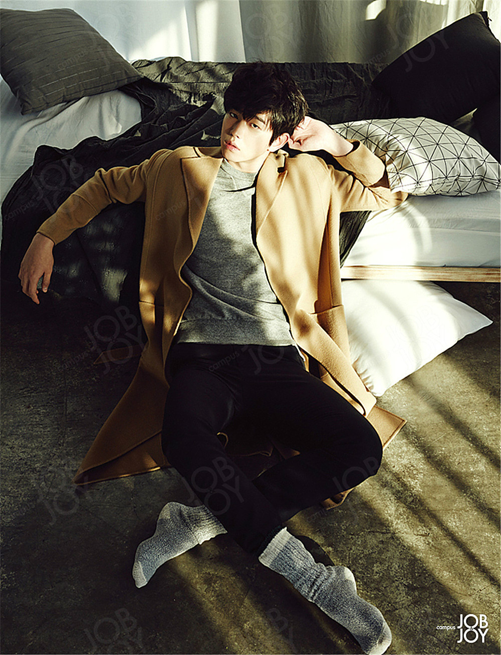  p>尹均相(         ),1987年3月31日出生于全罗北道全州市,韩国影视