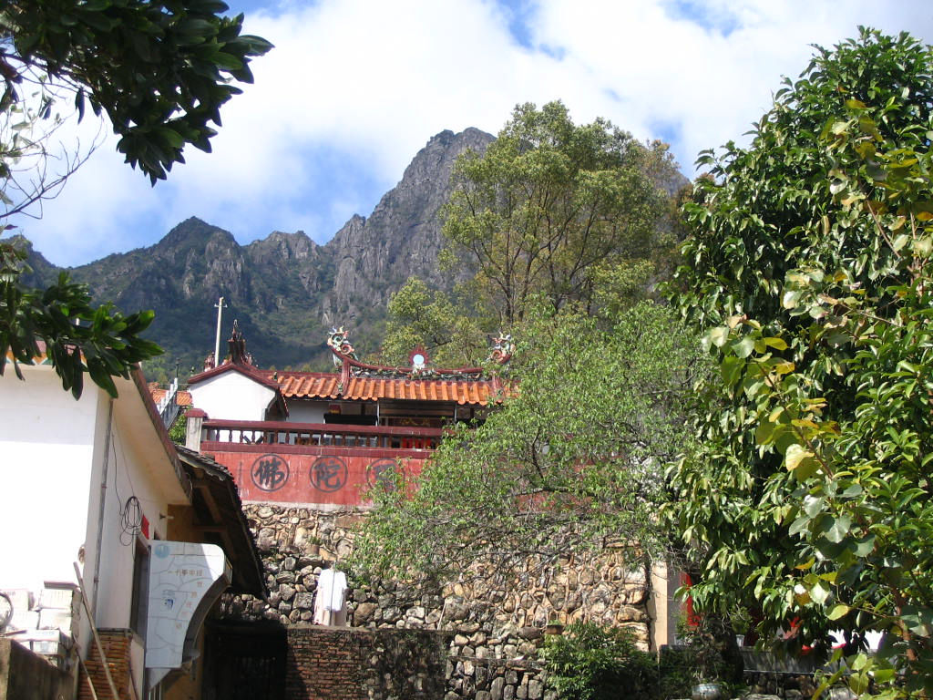  p data-id="gnvjhhsa1m">林阳寺,又称林阳禅寺,在福州市晋安区北峰山