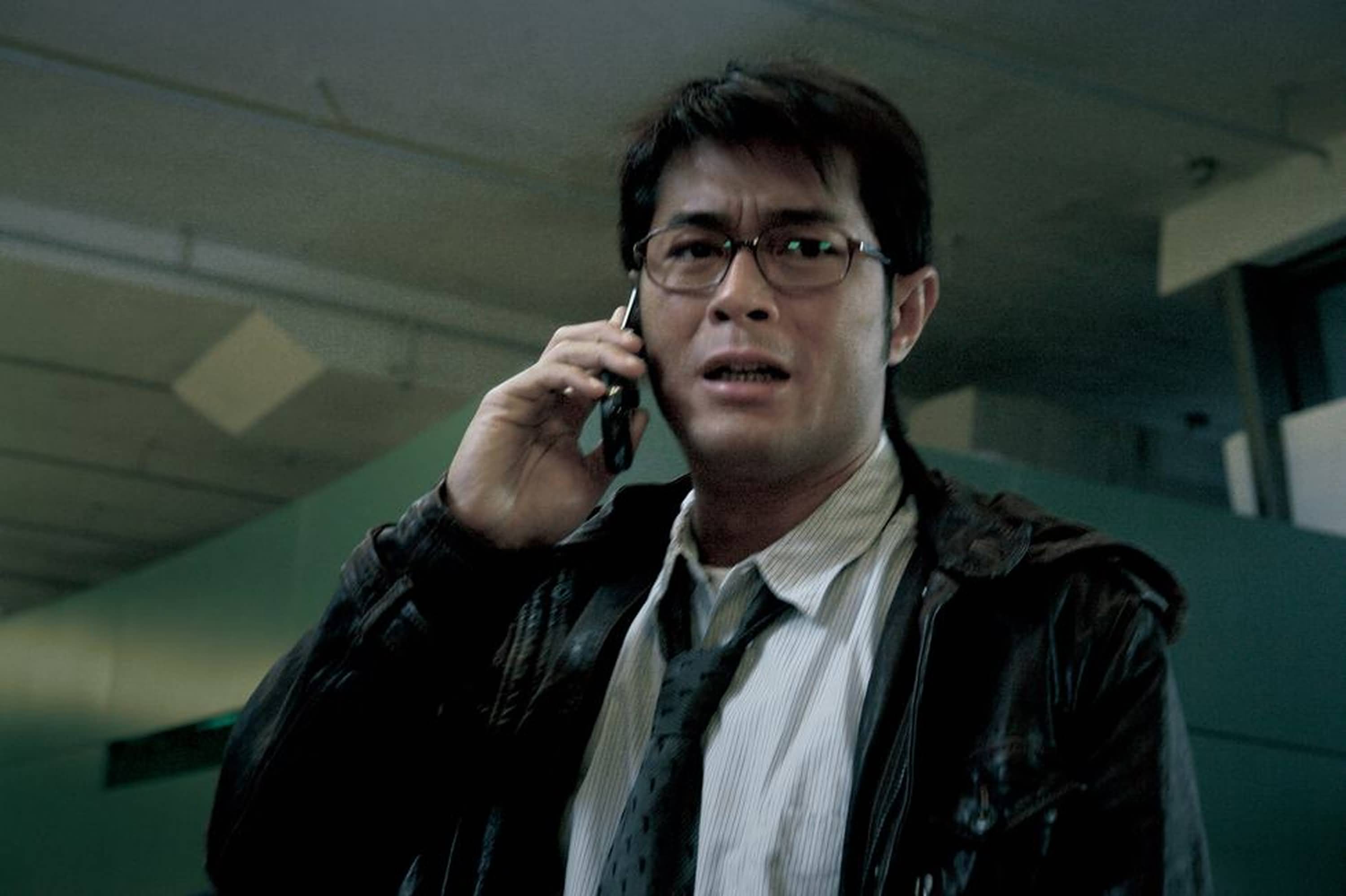 《保持通话》是 a target="_blank" href="/item/英皇电影/3363018"