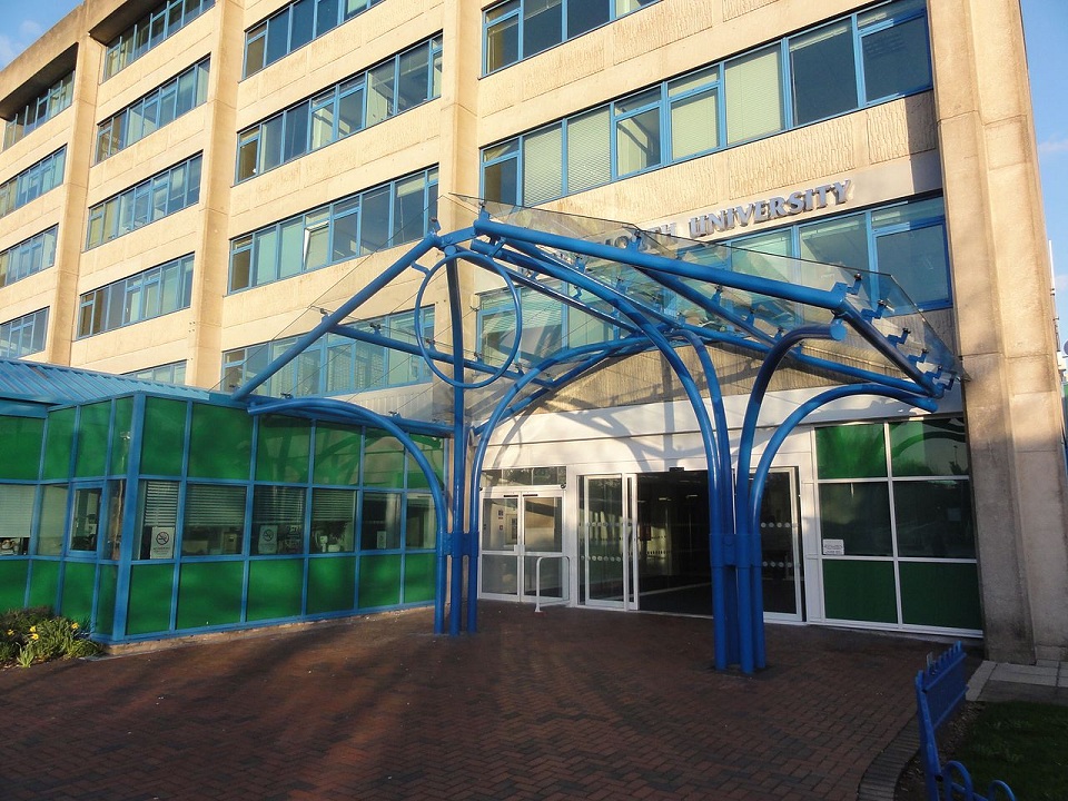  p data-id="gnvj4on2my"> b>伯恩茅斯大学 /b> b>(bournemouth