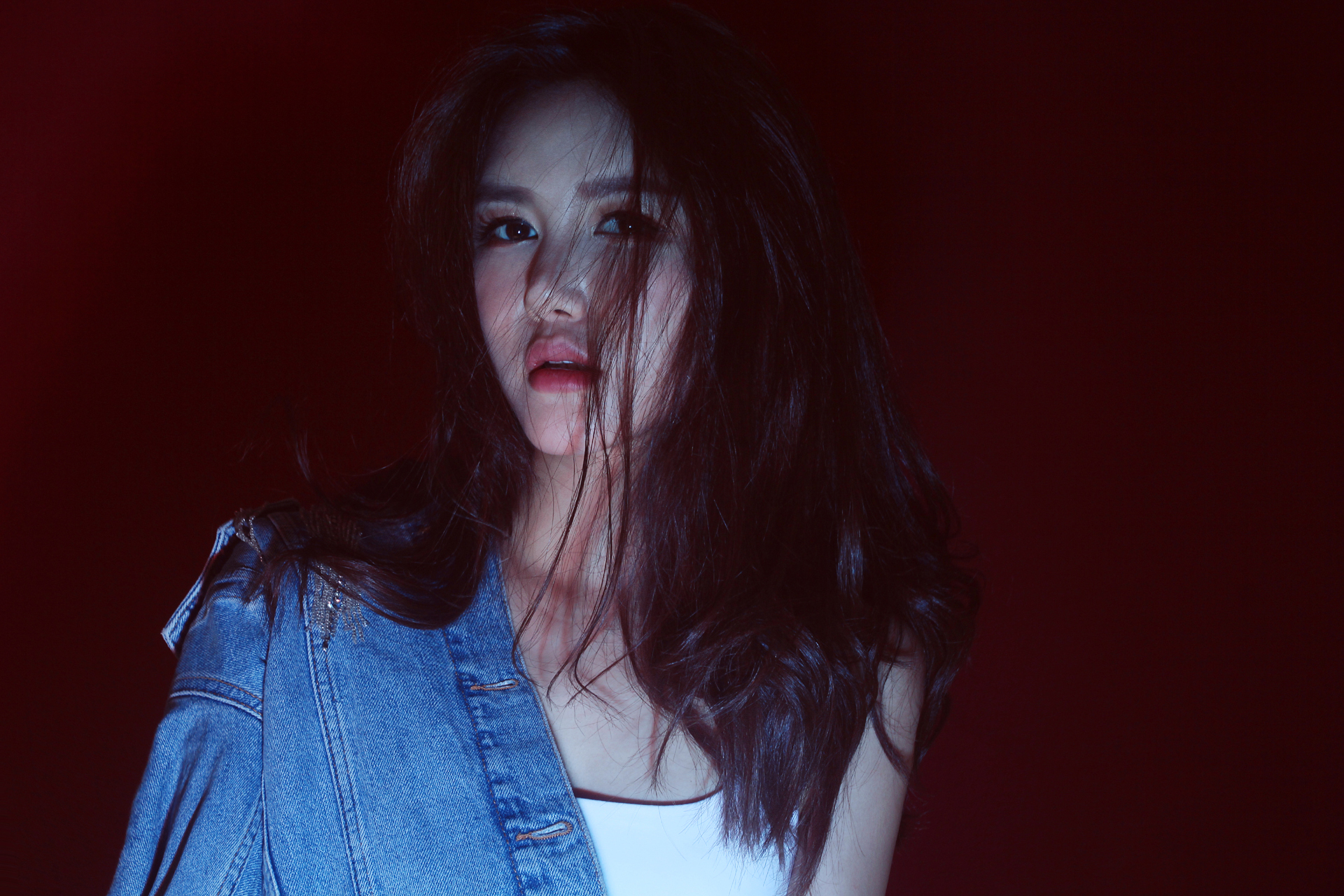  p>郑舒尹(suby cheng),1985年1月16日出生于中国台湾,美籍华裔电子乐