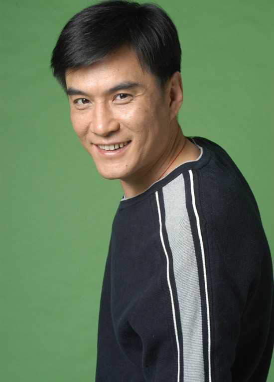  p>李强,1960年6月21日出生于山东省烟台市,中国内地影视男演员,毕业