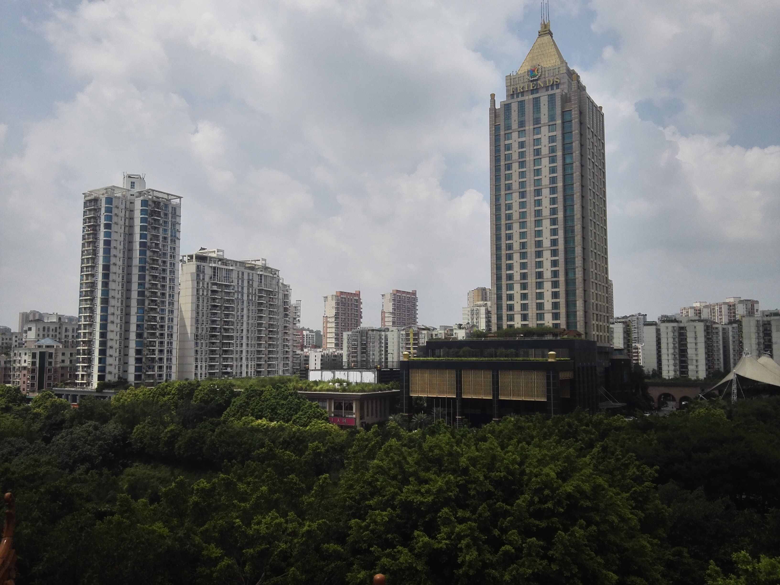  p>龙岗区,隶属广东省 a target="_blank" href="/item/深圳市