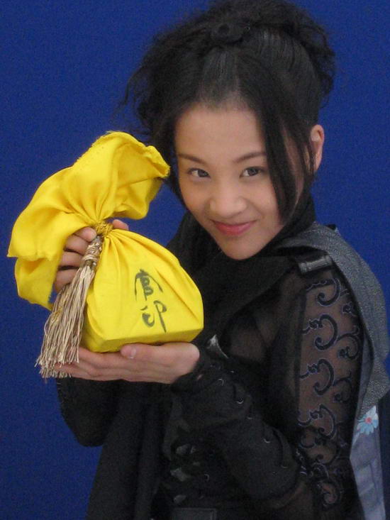 张艾,女性配音演员,重庆人,毕业于<a target