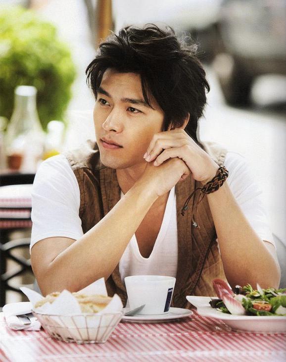  p>玄彬(hyun bin),本名"金泰坪",1982年9月25日出生于韩国首尔特别市