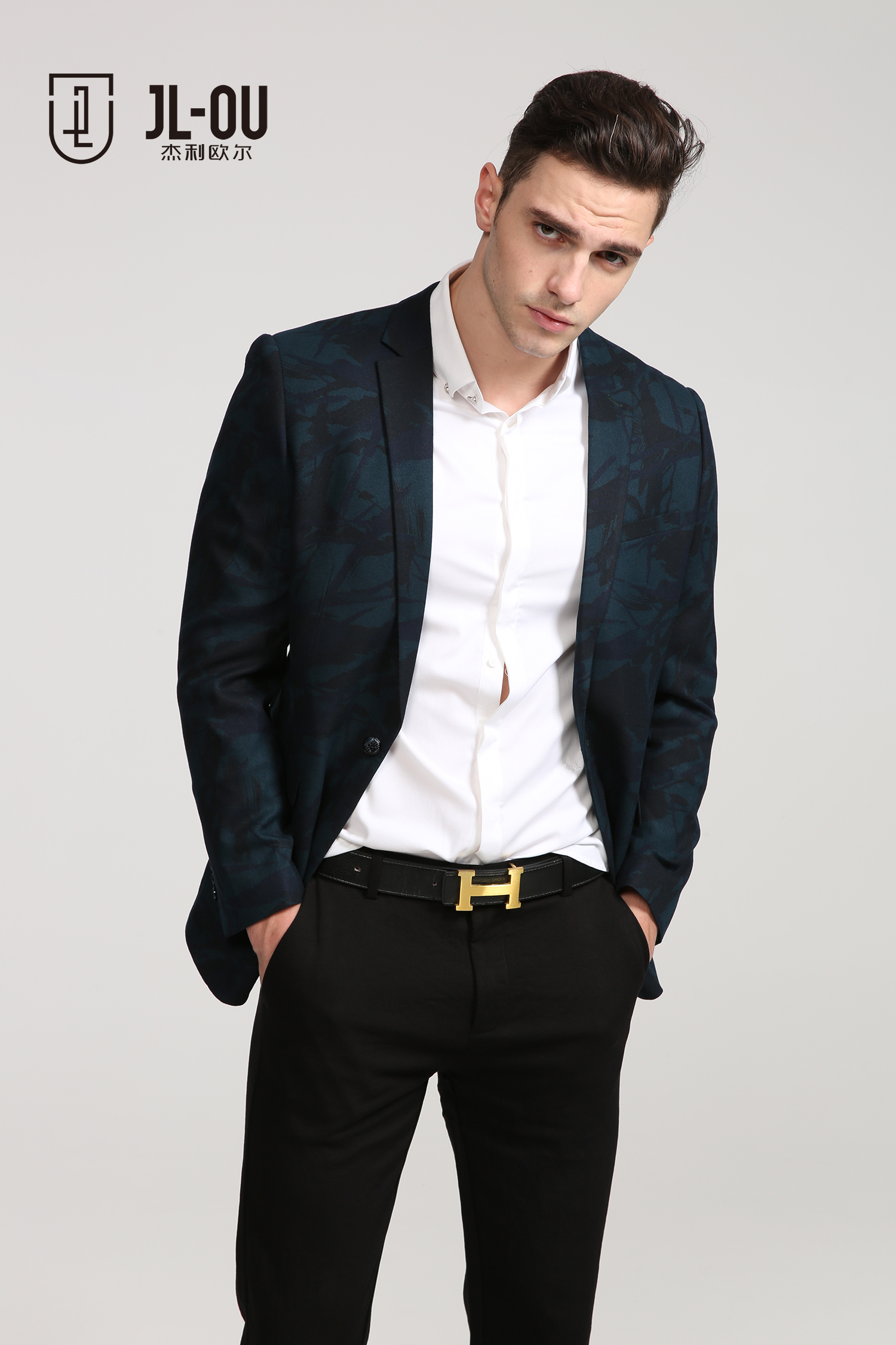  p data-id="go09txvx9q">杰利欧尔(中国)男装连锁有限公司诞生于2009