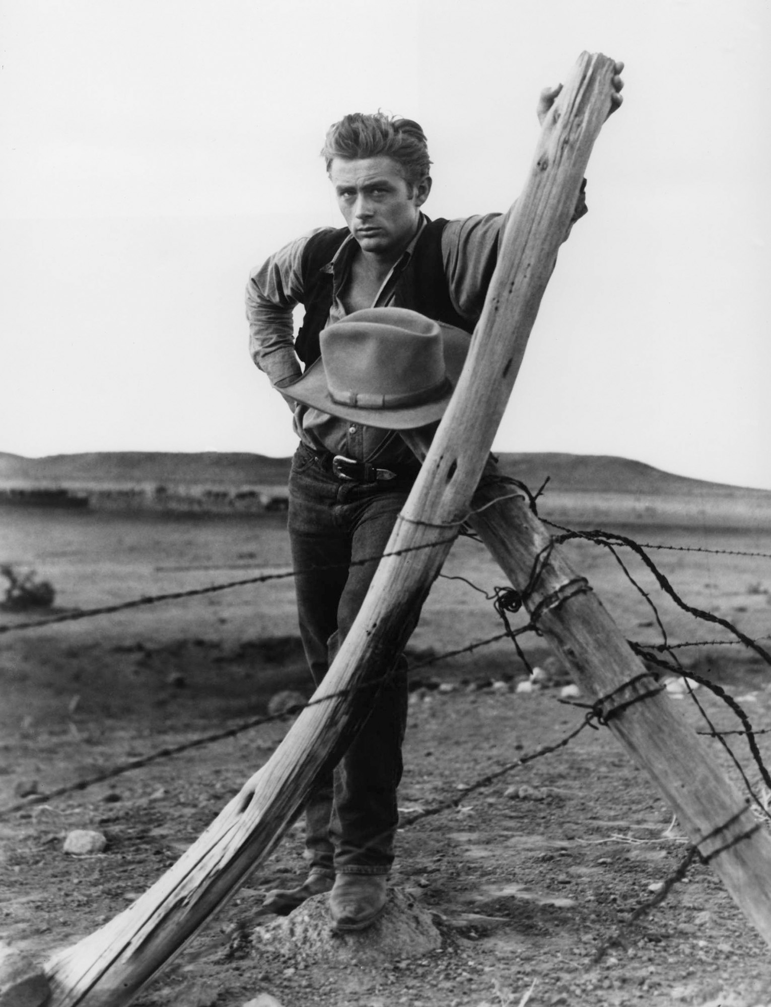  p data-id="gnx6i26fzv">詹姆斯·迪恩(james dean,1931年2月8日
