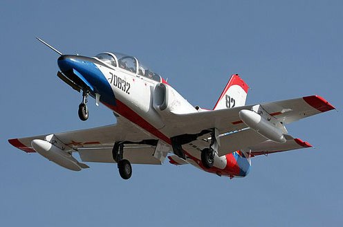 英文:hongdu k-8 b> /b>,曾用代号:教-8,l-8),是中国航空工业洪都飞机