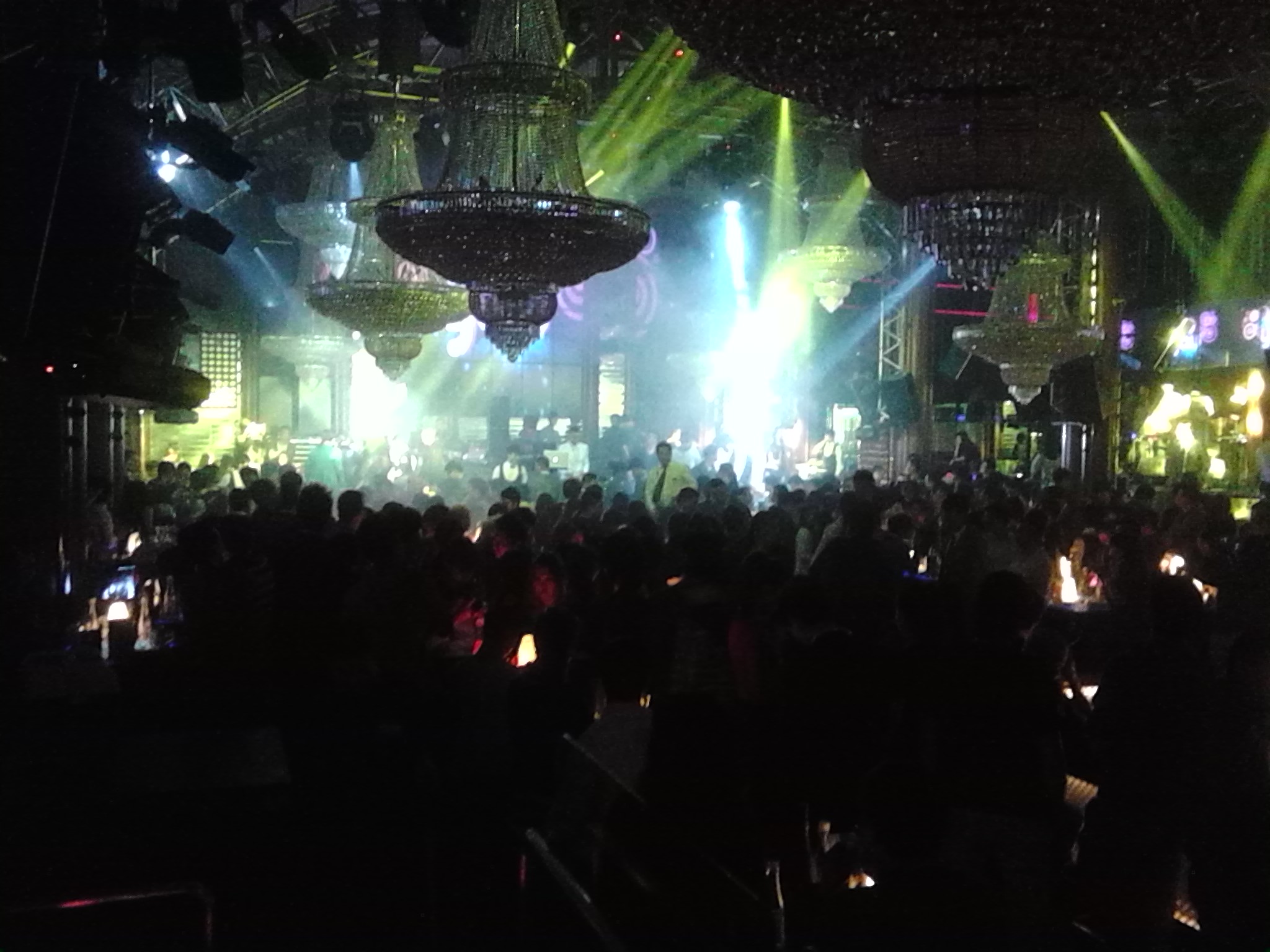  p data-id="gnwktep9nt">catwalk,是广州一家高端 a target="_blank"