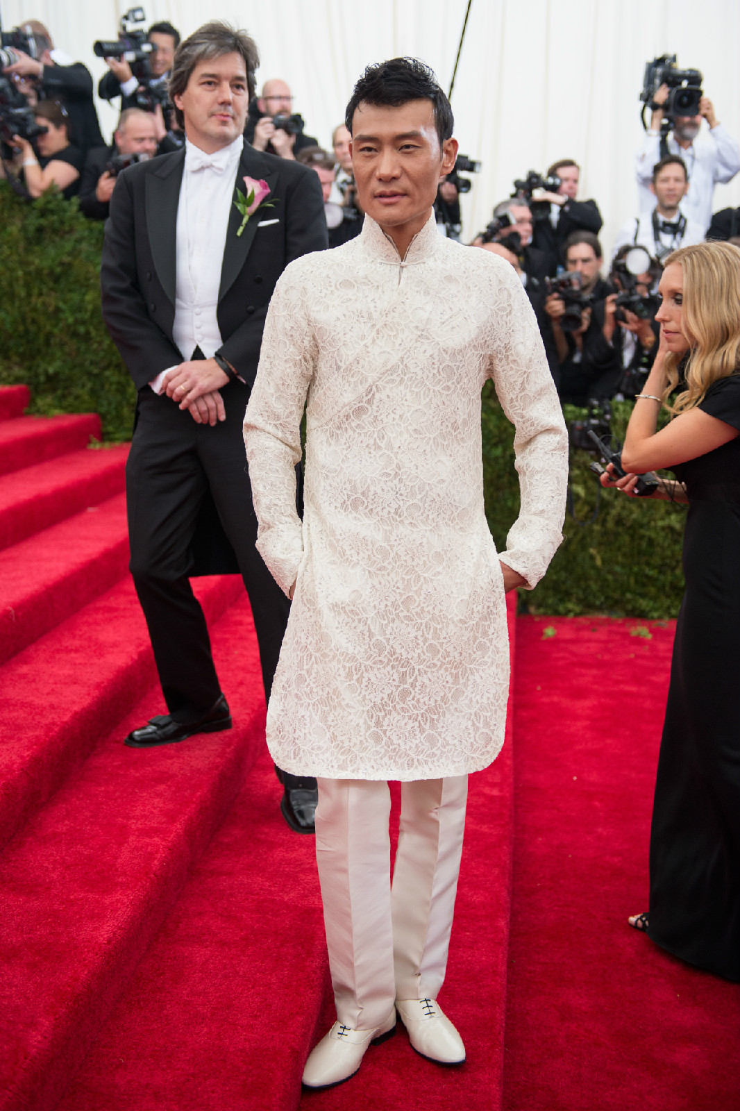 许原名许建树,祖籍山东,毕业于中国工艺美院 a href="#" data-lemmaid