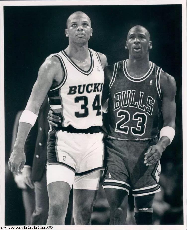  p>特里·卡明斯(terry cummings),1961年3月15日出生于美国 a target