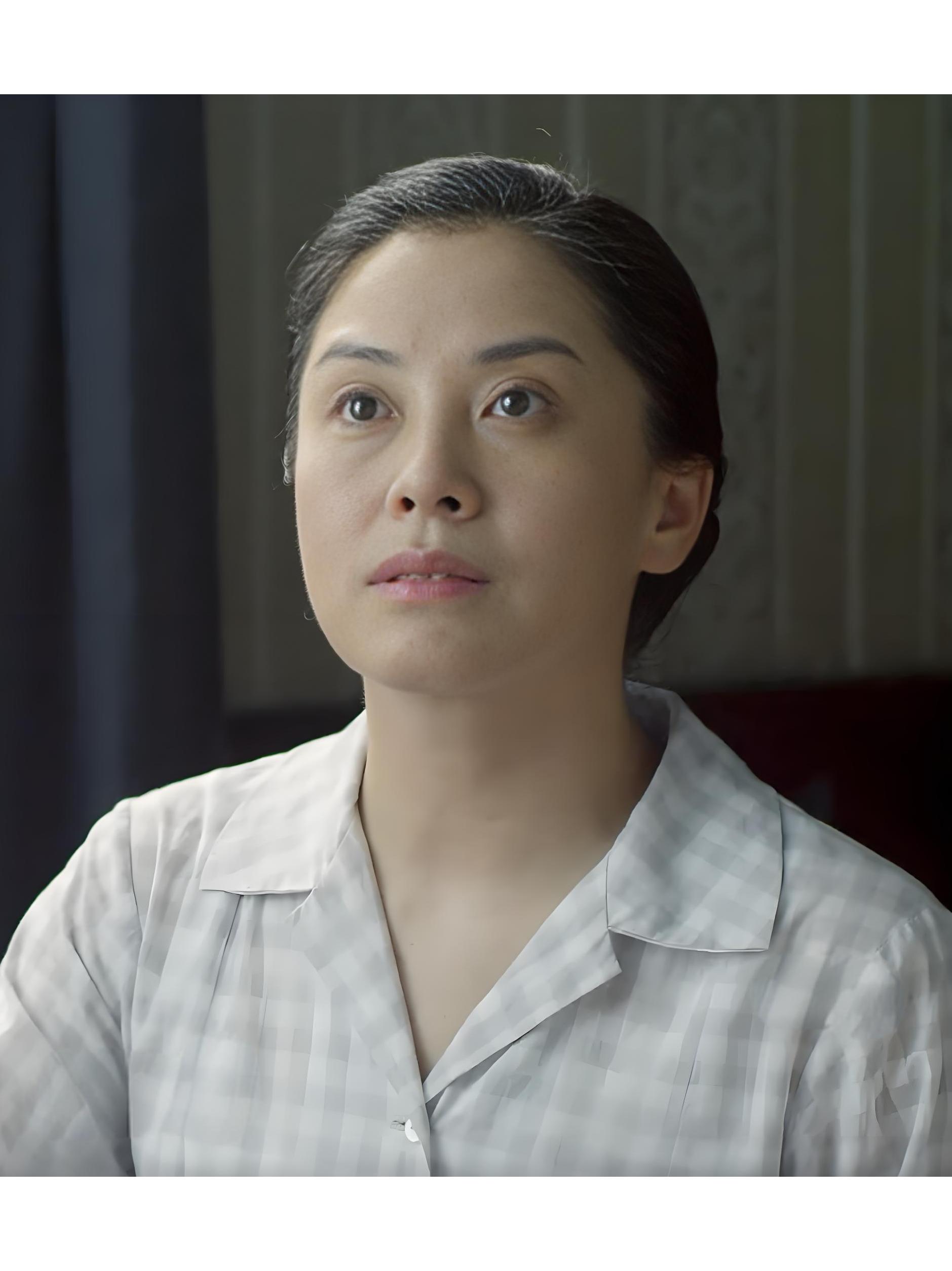 lemmaid="18060411">花开如梦》中的角色,街道主任,由李晓红饰演