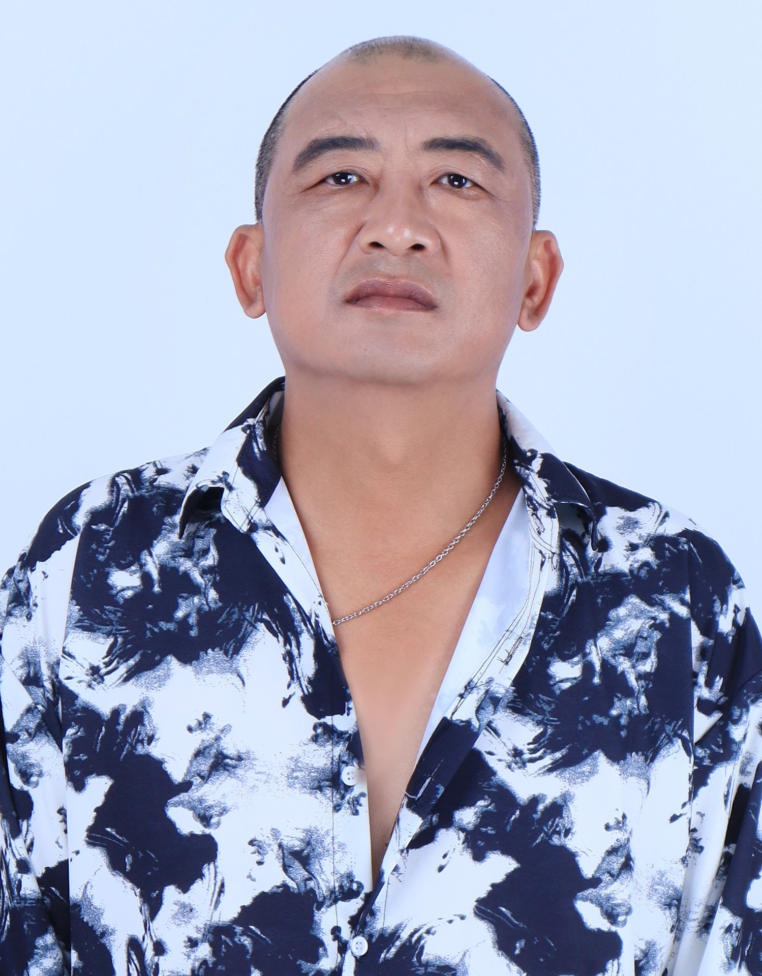 董明