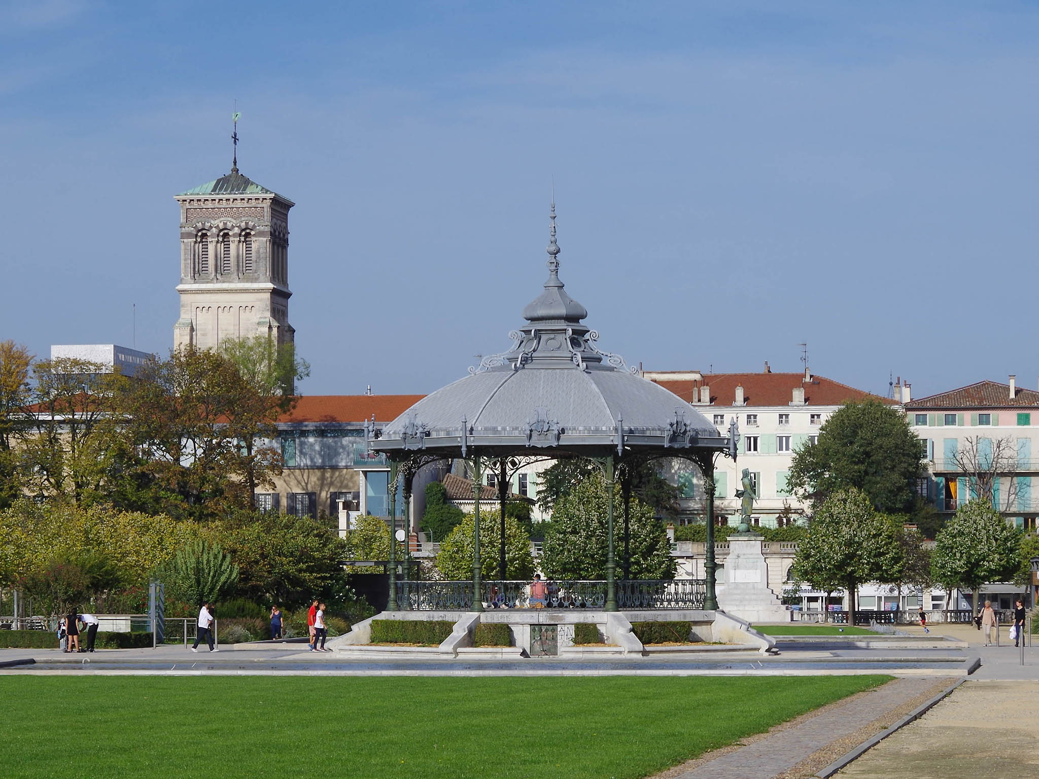  p>瓦朗斯美术学院(école régionale des beaux-arts de valence)