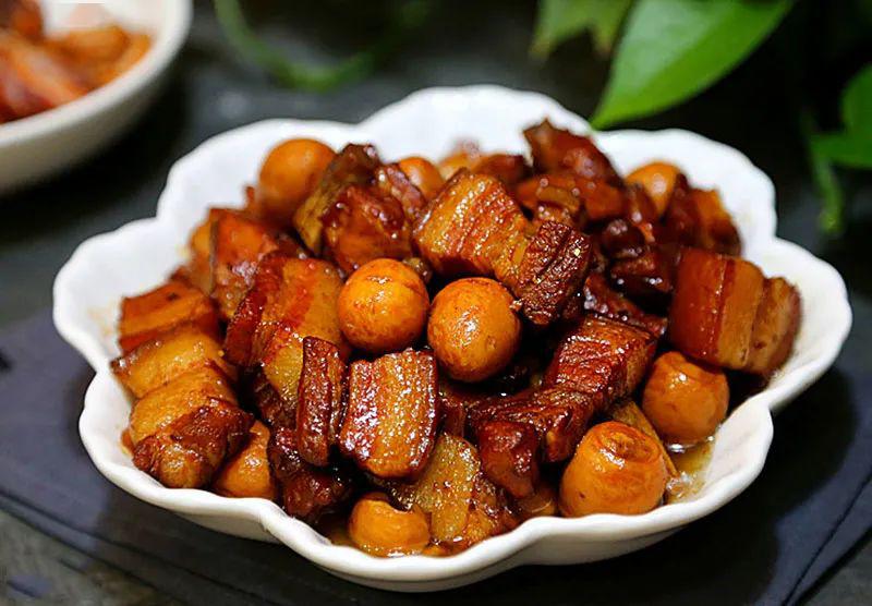 鹌鹑蛋红烧牛肉