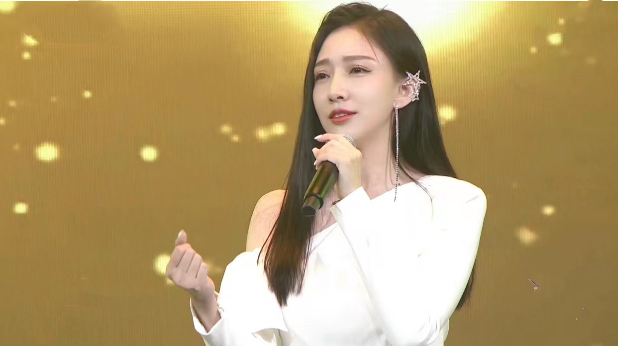  p data-id="gncn7y8plm">王小萌,出生于 a