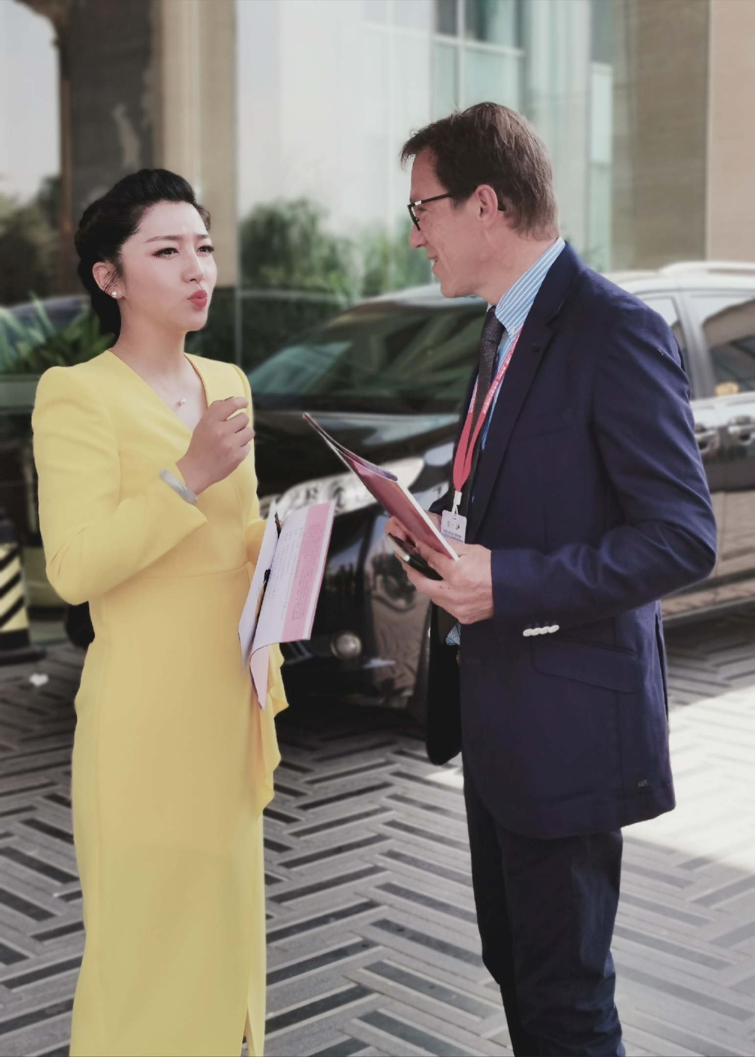 id="sv224cnvhhzp">雷璐,出生于山西省太原市,中国内地双语主持人