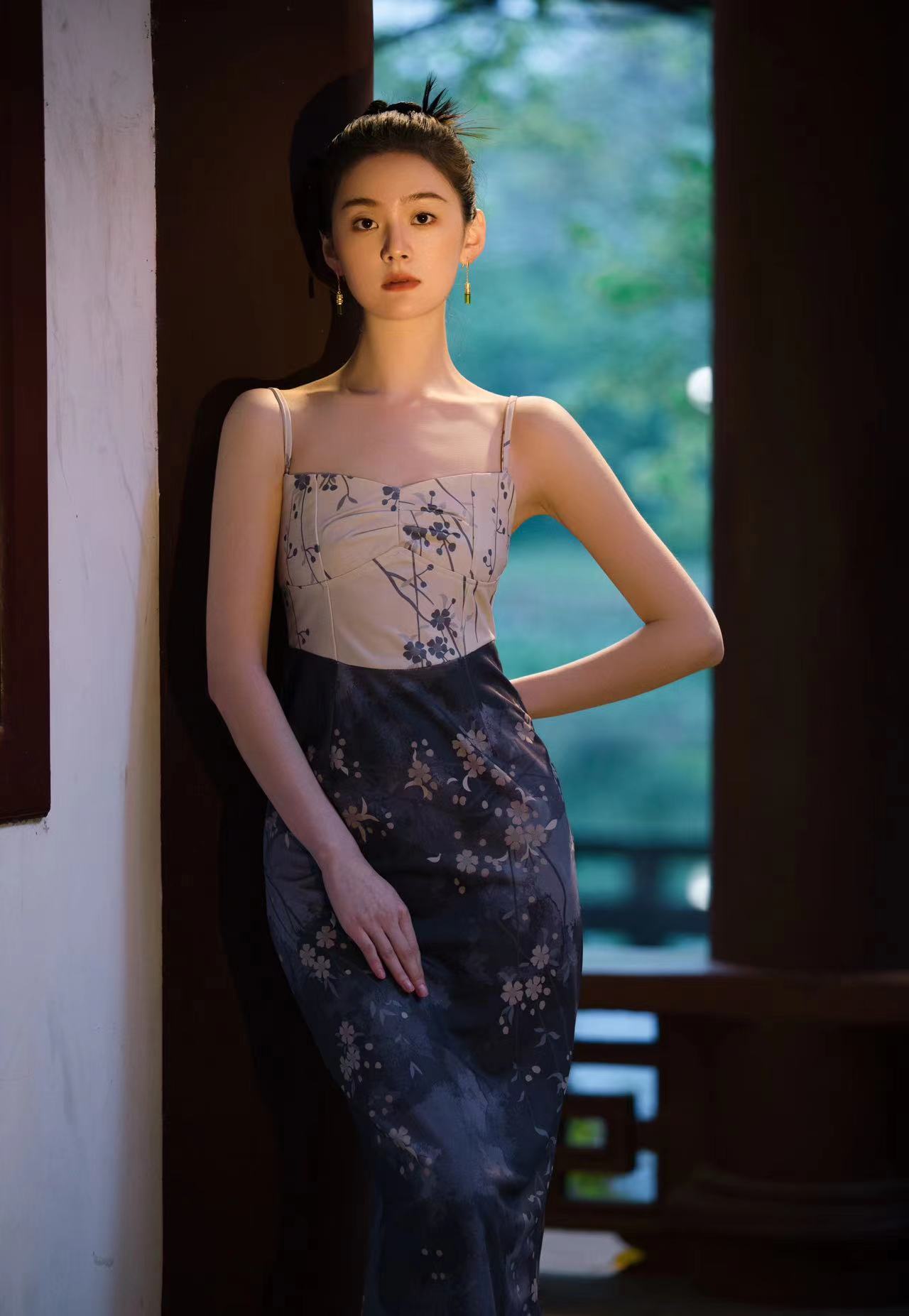 1997年10月14日出生于甘肃省平凉市,中国内地女演员