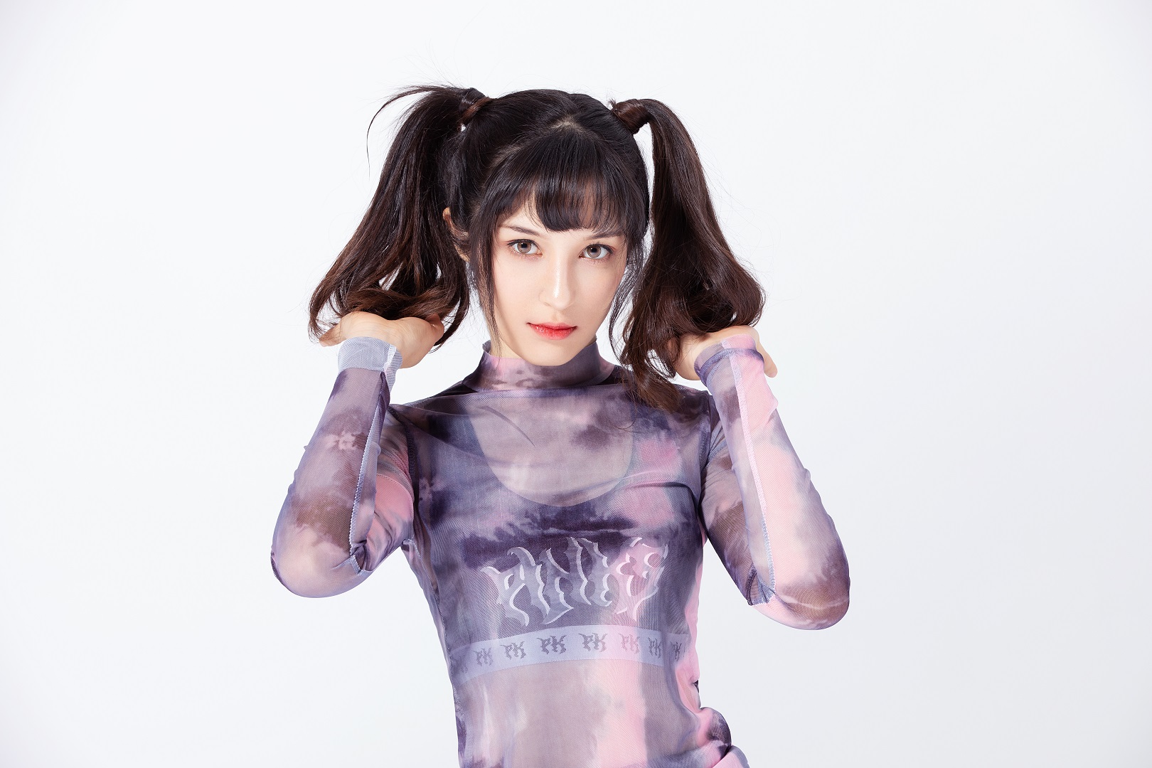 古丽米热,2001年3月