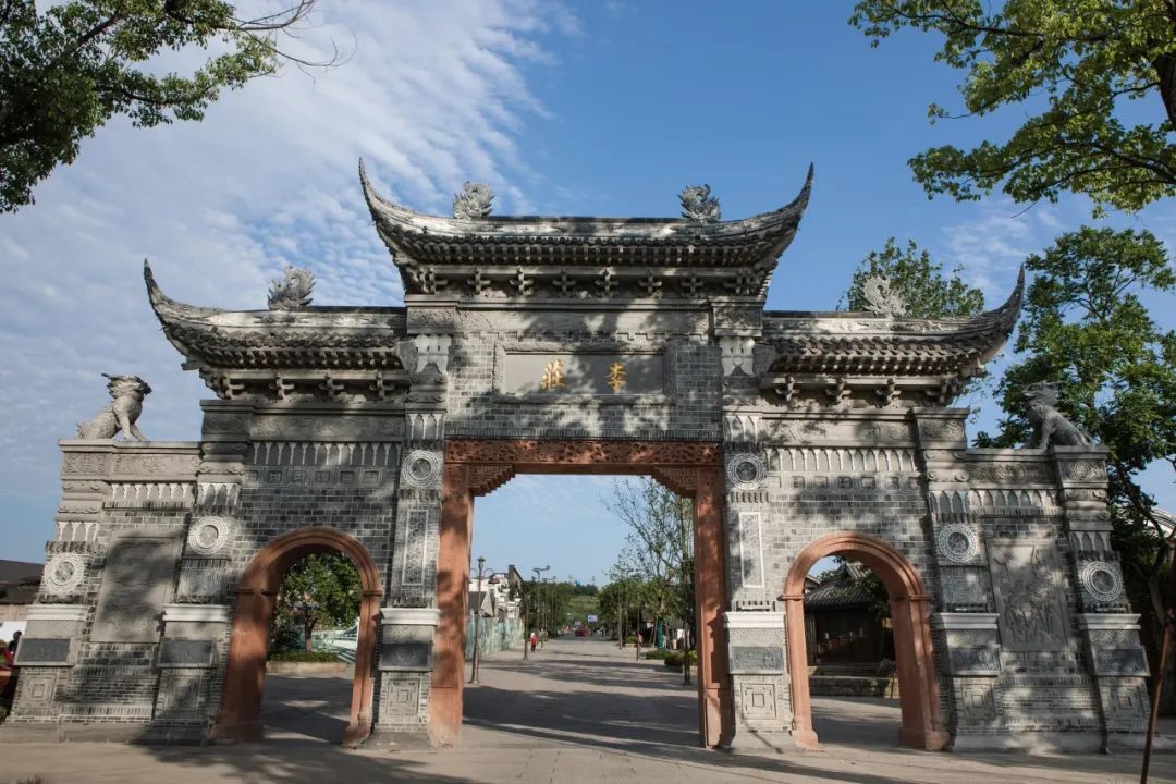  p data-id="gnhf5hpfat">李庄古镇,位于四川省宜宾市翠屏区李庄坝,为