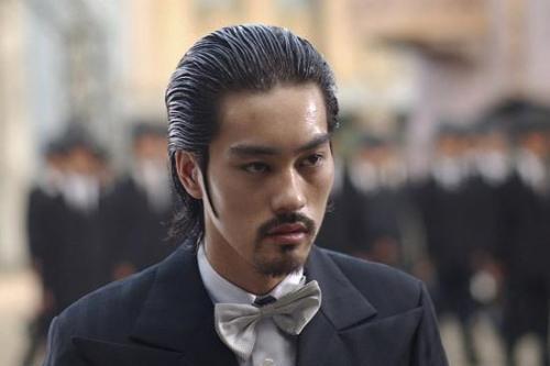  p>琛哥,男,是《功夫》中的角色,由陈国坤饰演,剧中为斧头帮老大. /p>