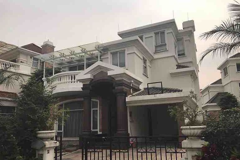 碧桂花城荷韵水轩位于佛山市顺德陈村,由碧桂园物业发展有限公司