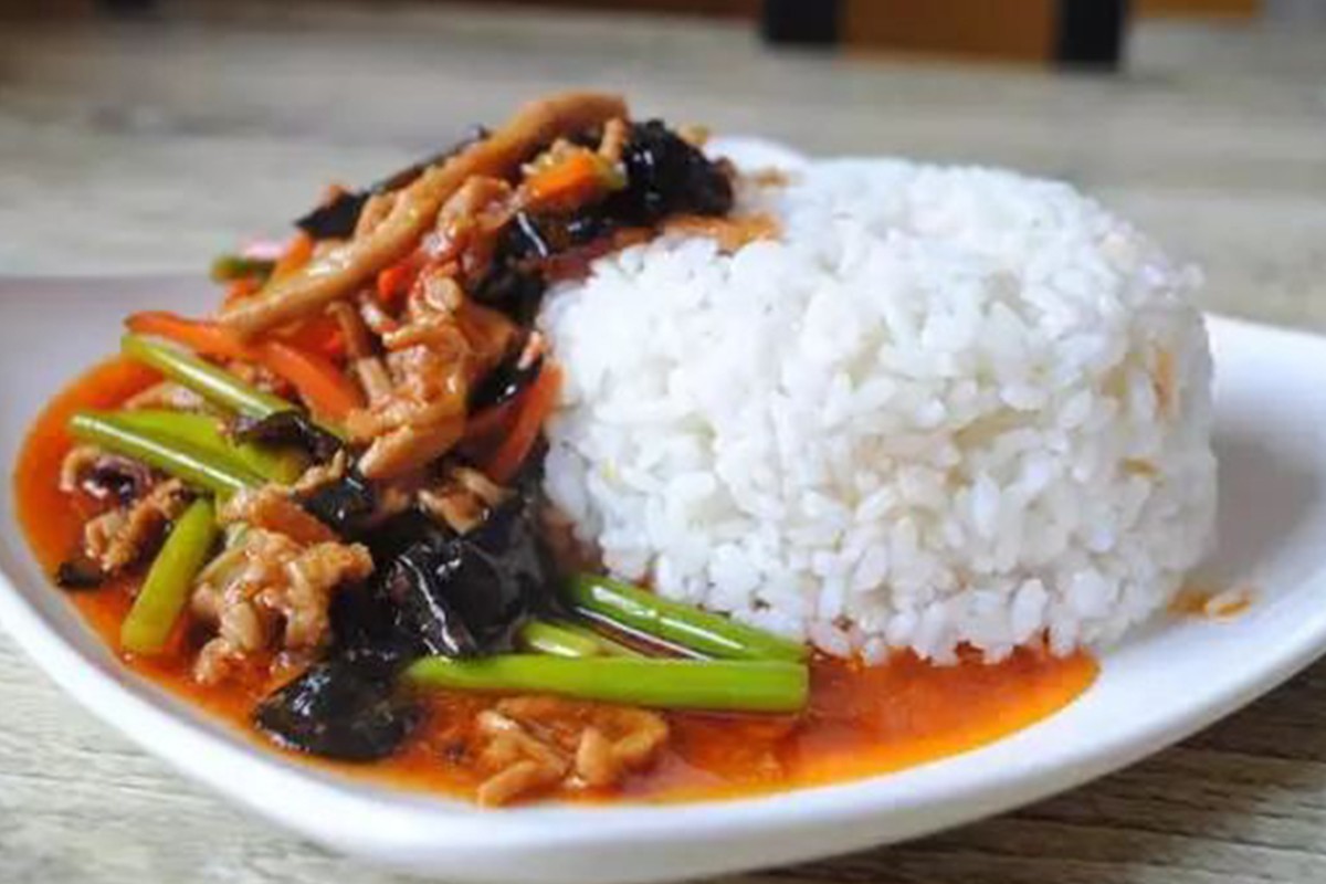  p>盖饭也叫 a target="_blank" href="/item/盖浇饭/1192126" data