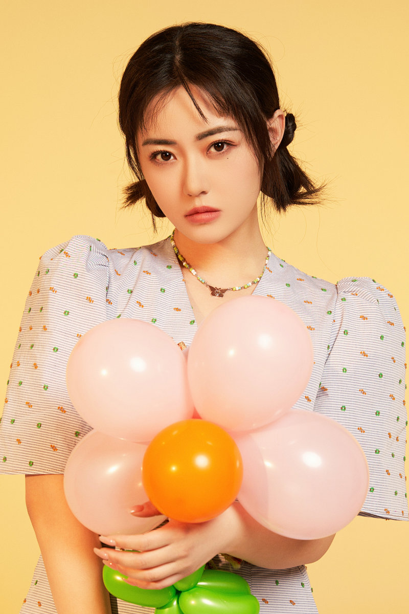  p data-id="gnbzhv5sfc">张悦楠,出生于1995年3月3日,毕业于 a