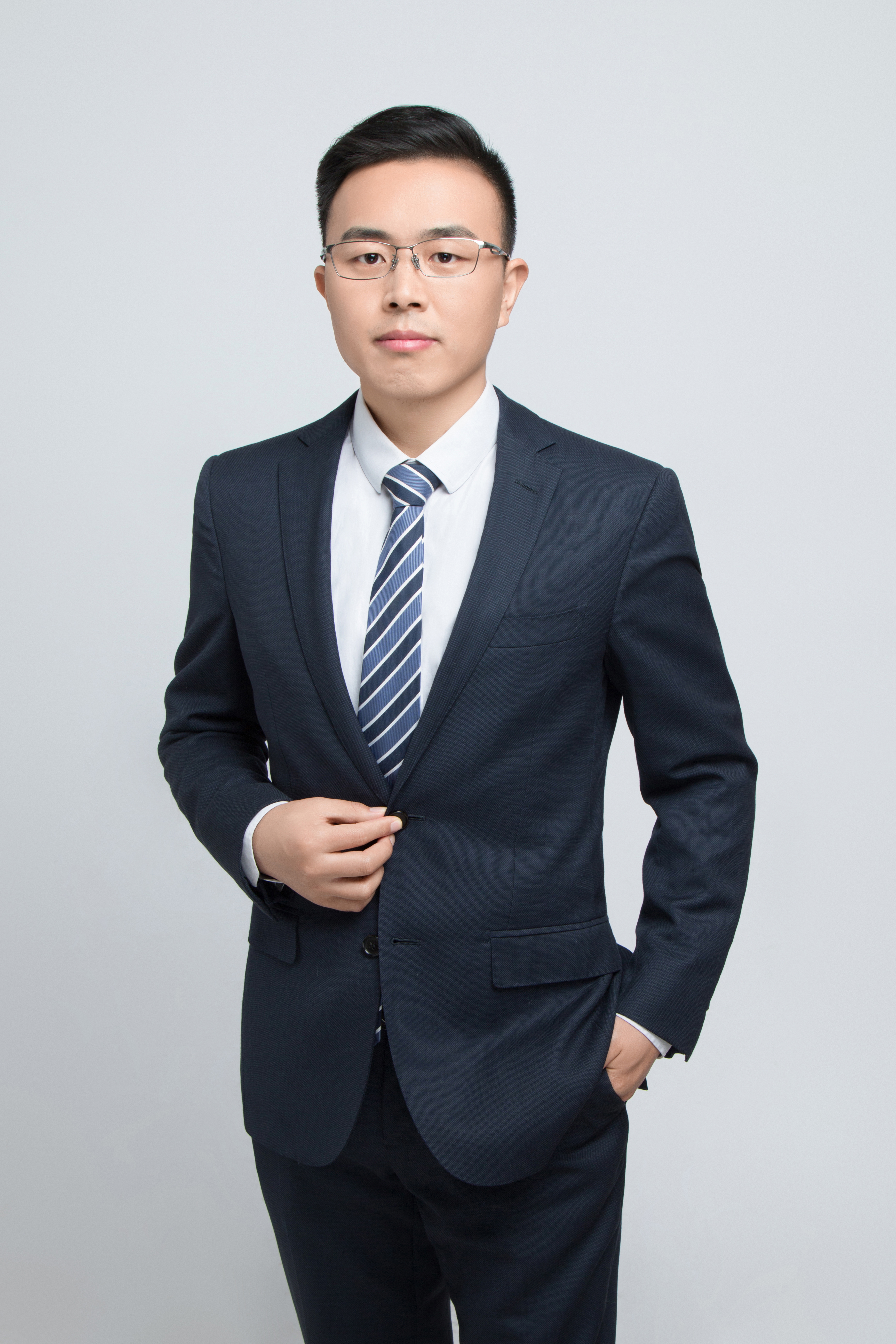  p>汪胥封律师,男,现执业于湖北矗峰律师事务所 span class="ref"