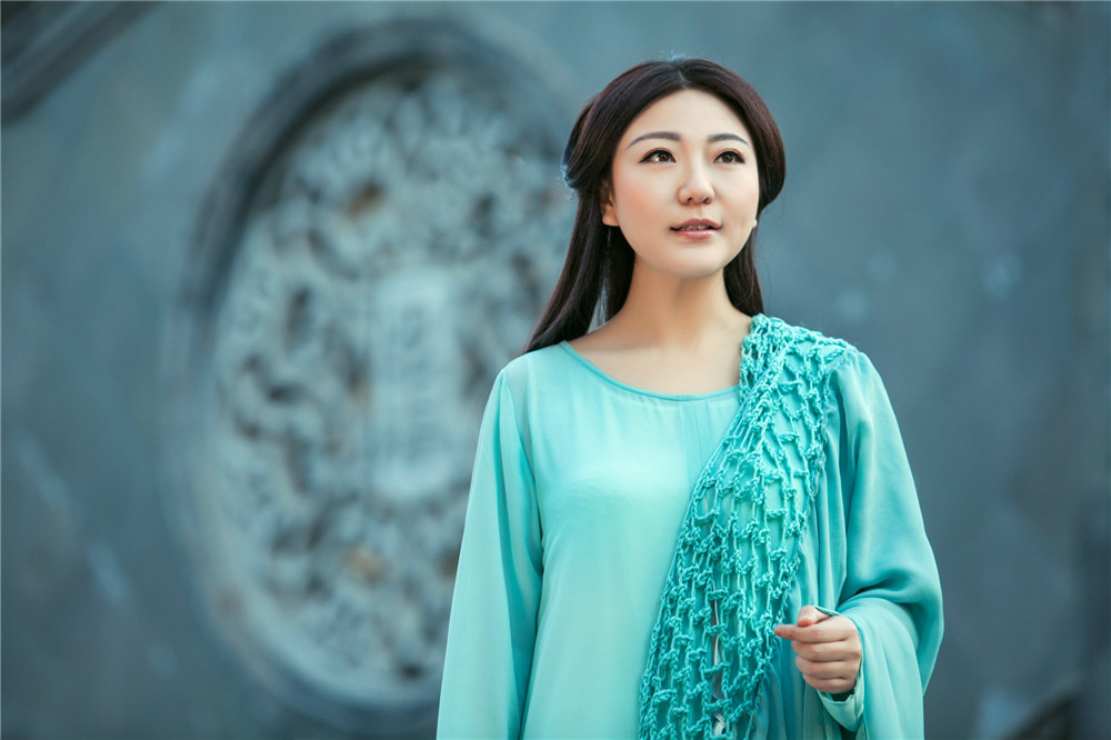 《月满弦》是 a target="_blank" href="/item/刘珂矣/4473594" data