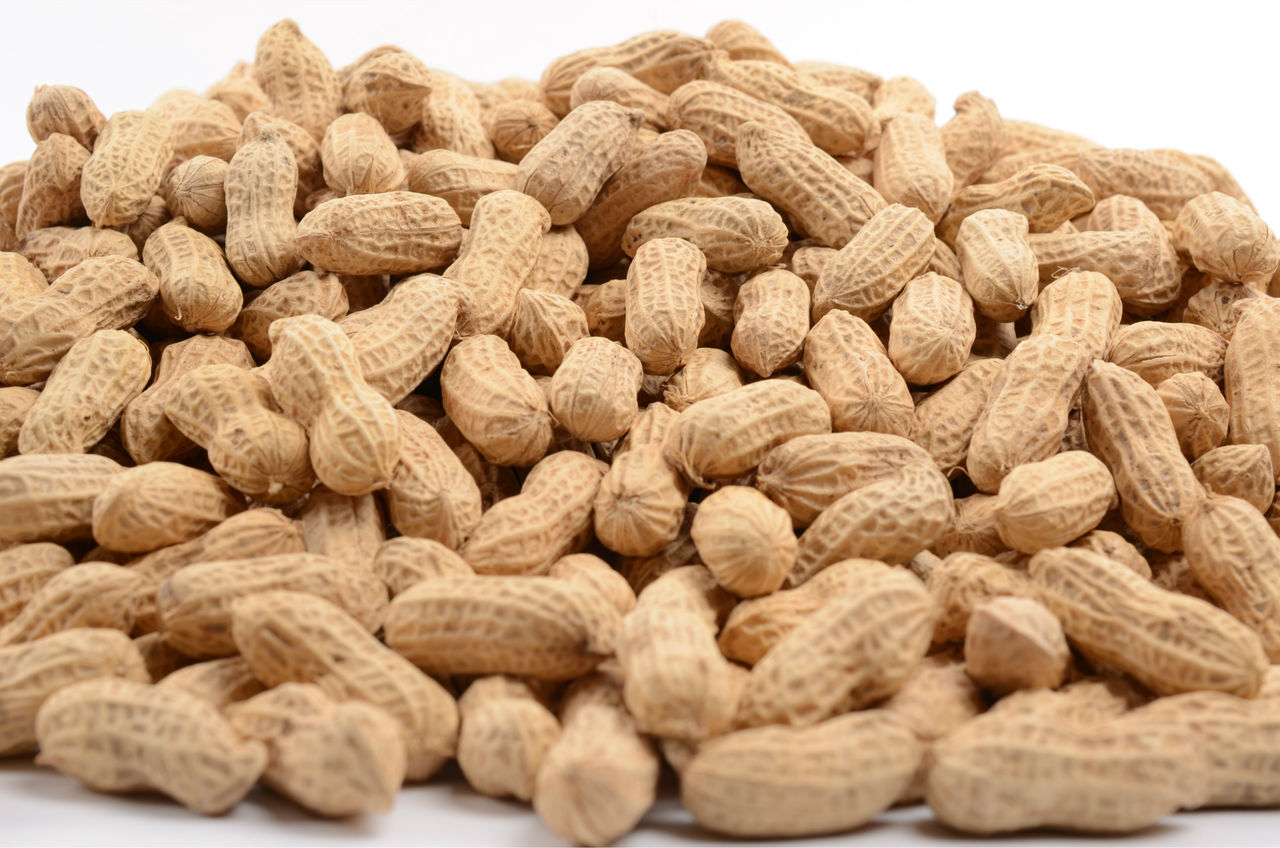  p>咸干花生是四川名小吃之一,制作主料:花生. /p>