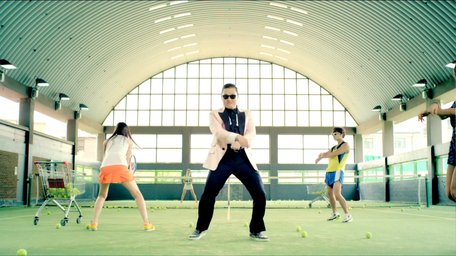  p>《江南style》(韩语:                )是韩国音乐人 a target="