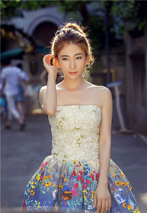  p>廖蔚蔚,11月8日出生于湖南常德市津市,中国内地女演员,毕业于 a