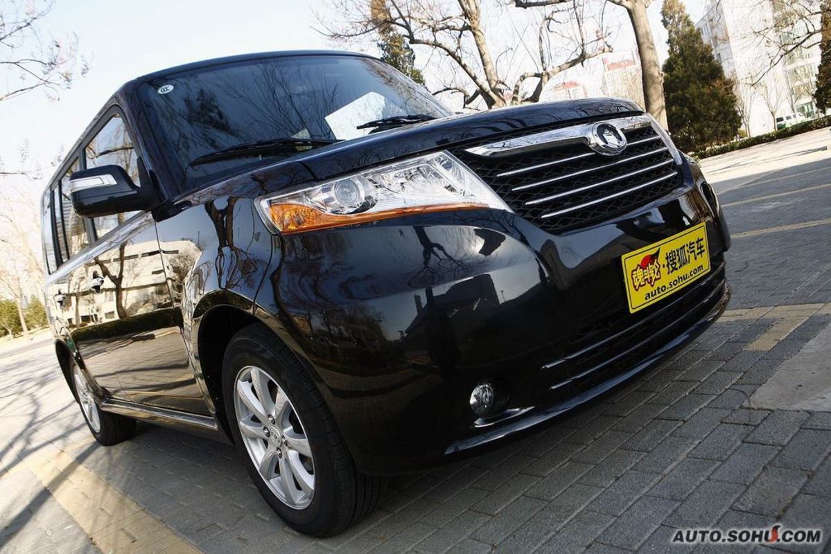  p>长城"酷熊"coolbear,其外型一反盛行的流线型轿车外形,是中国第