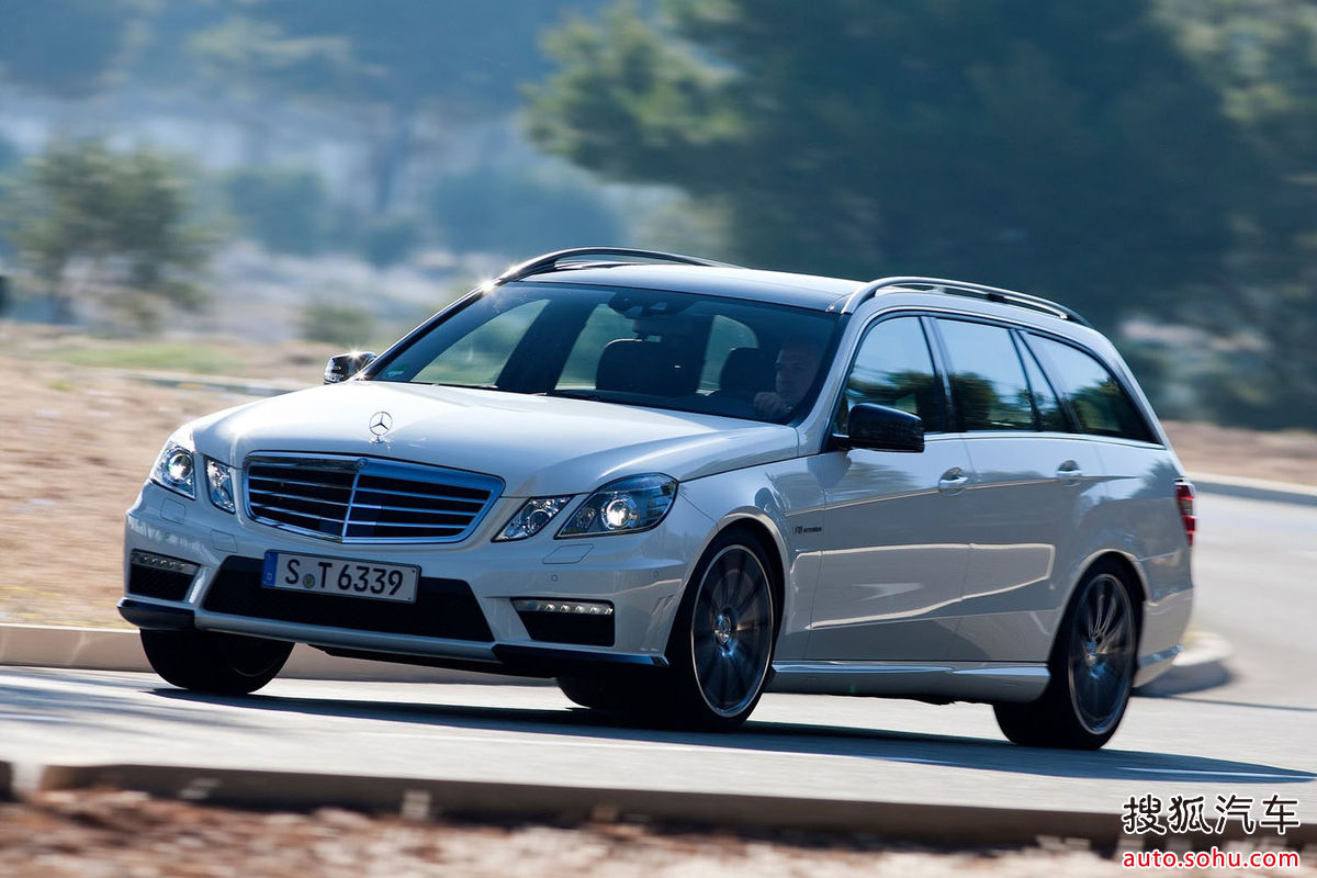 高端商务轿车,跑车,旅行车,目前公认e级车的鼻祖是1947年的奔驰170,它