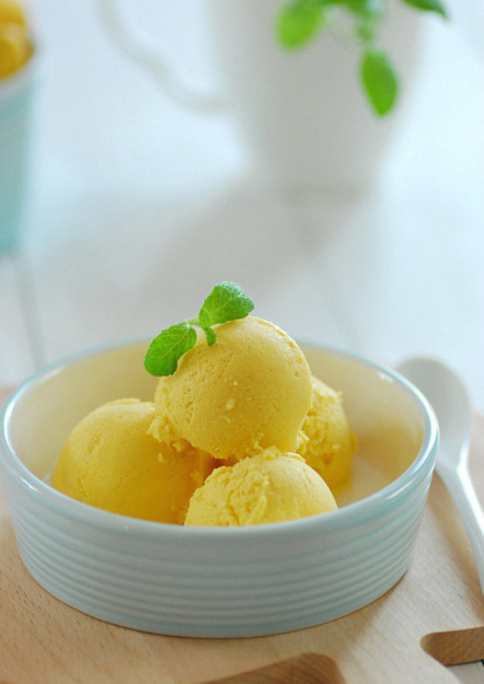 冰激凌是一道美食,制作材料包括 a target="_blank" href="/item/淡