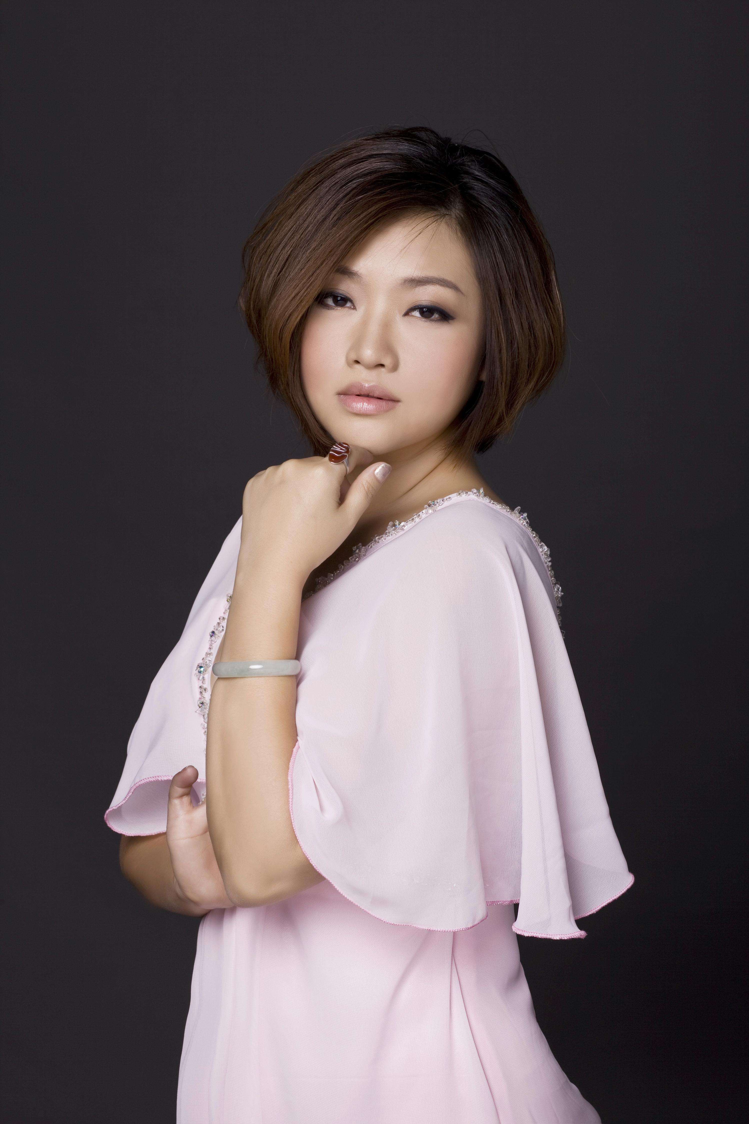 fya1fp">陈瑞,1976年6月25日出生于中国湖北省宜昌,中国内地女歌手