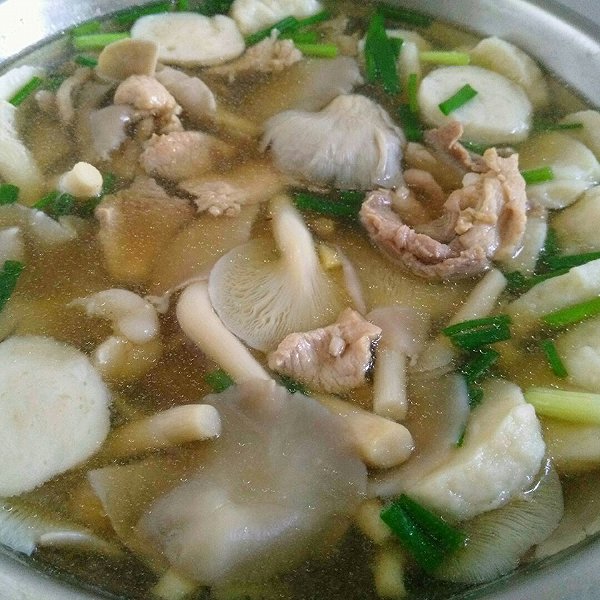 黄芪蘑菇瘦肉汤