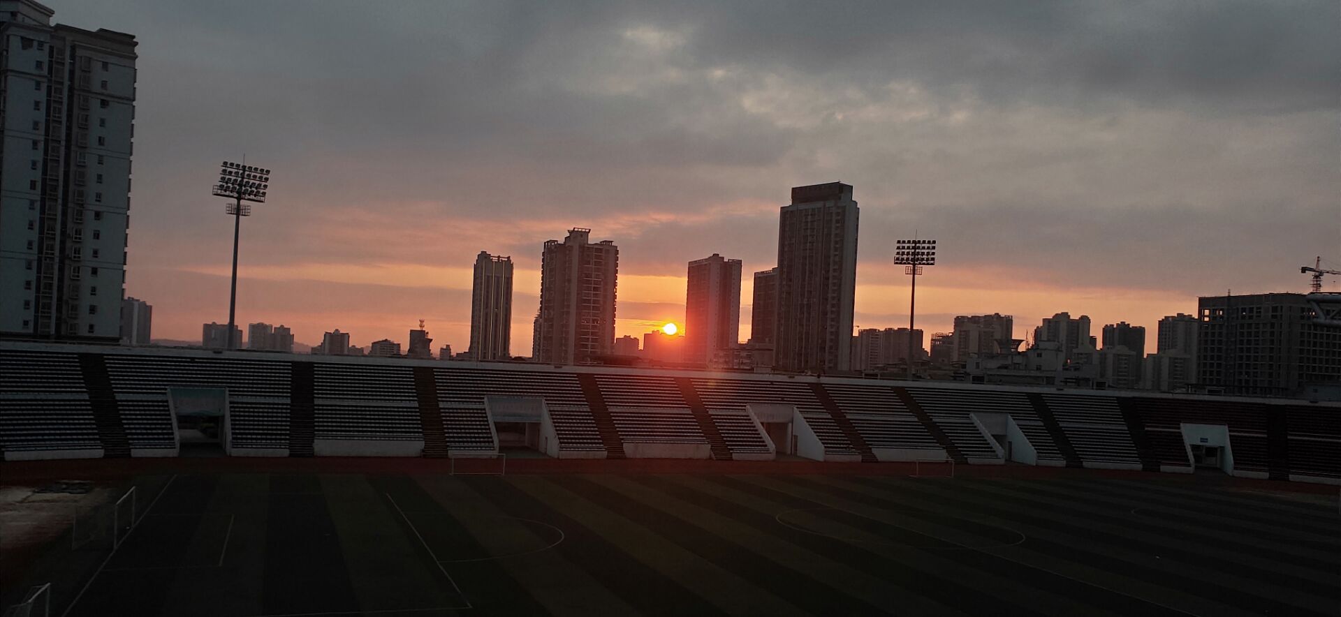 重庆市潼南实验中学校