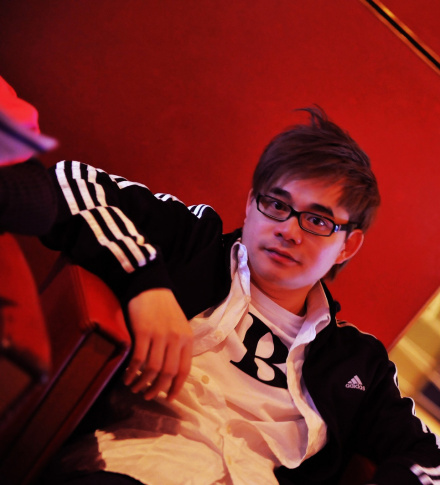 《飞一般心情》是2012年5月7日广东电台城市之声全新改版后,由dj彭伟